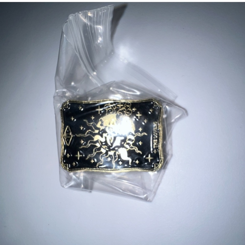 $1 TAROT CARD PIN/BROOCH. ENAMEL/METAL. NEW. $1 WITH ANY $10 ORDER OR MORE - Picture 6 of 16